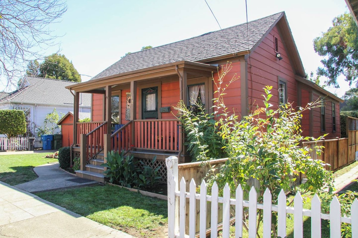 Historic Santa Rosa Cottage - New West Properties