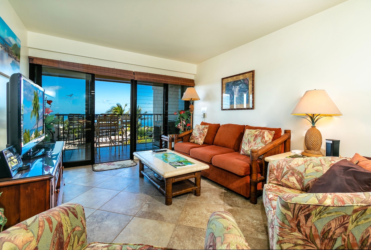 Kihei Akahi D-615: Top Floor Two Bedroom Condo