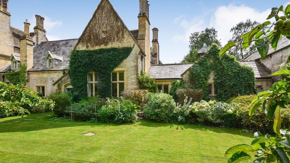 Bellhouse, Nympsfield, Cotswolds