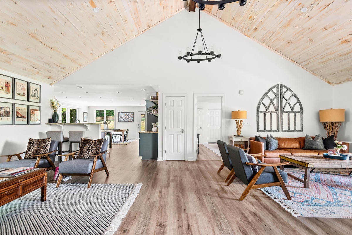 Leiper's Fork Hilltop Home | Your Family Retreat