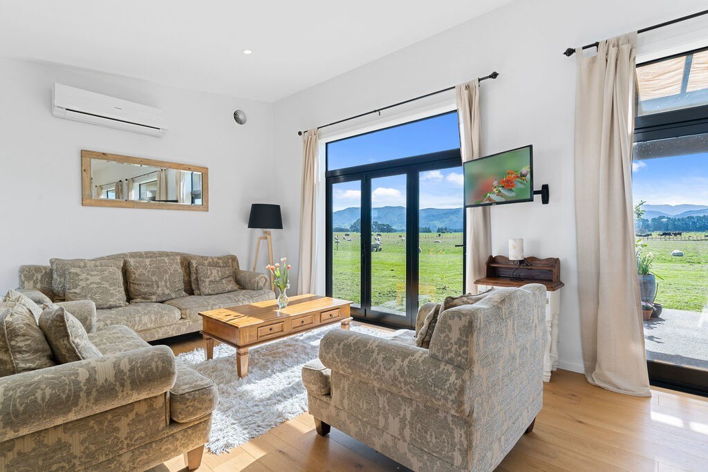 The Modern Farmstead - Greytown Accommodation