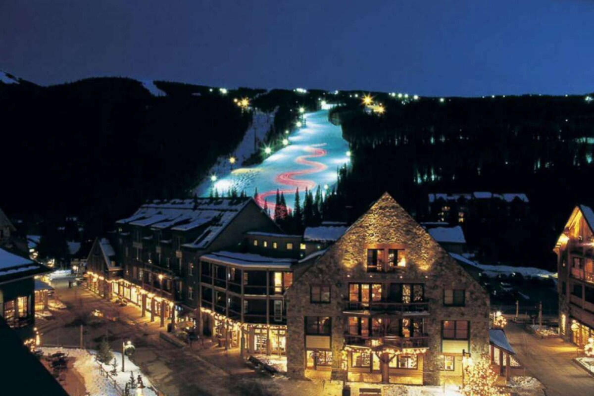 Ski 7 Top Resorts, Trail Access, Relax by the Fire