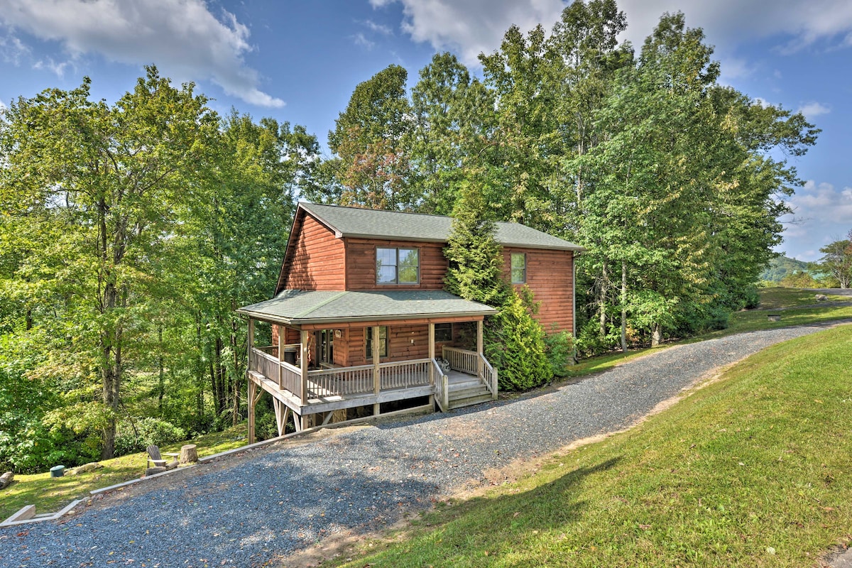 'A Bit of Heaven' Cabin < 13 Miles from Boone!