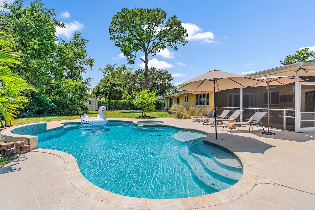 Coastal Compound - Pool, Hot Tub, Private Backyard