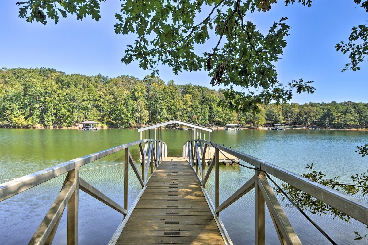 Lake Hartwell Home w/ Dock < 10 Miles to Clemson!