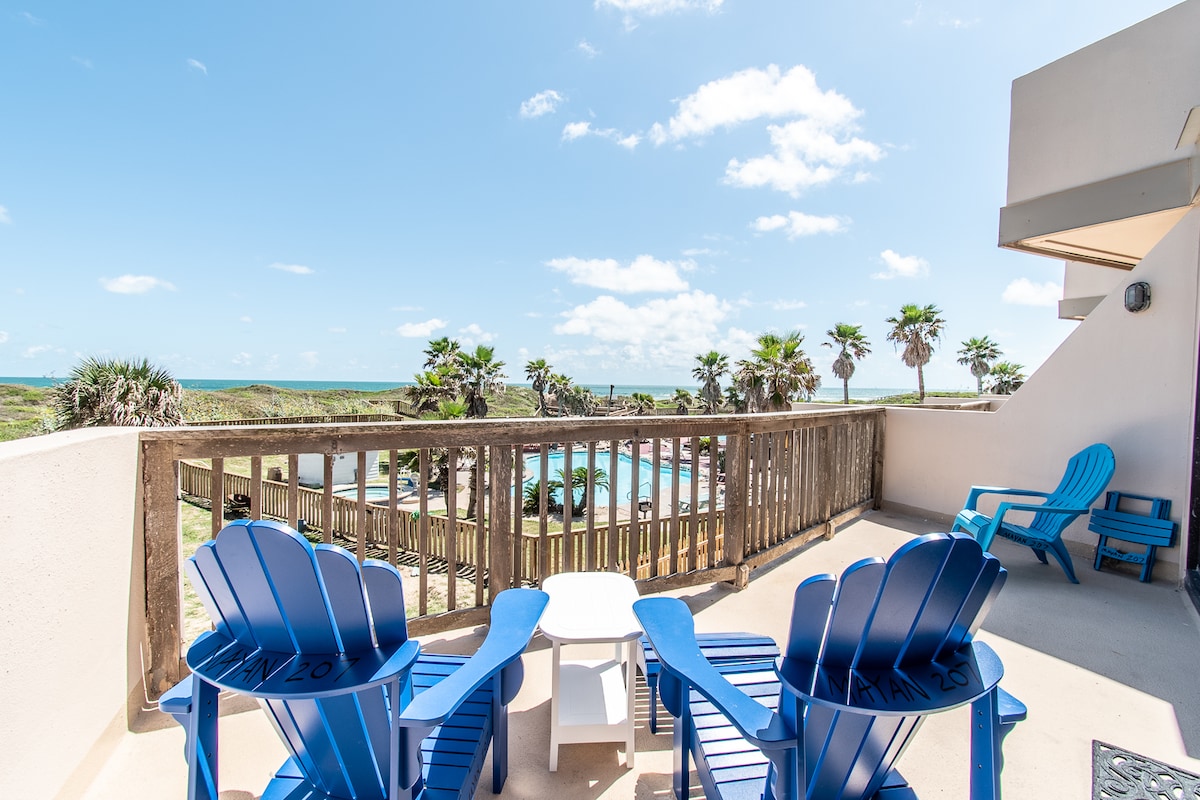 Blue Heat Waves: Mustang Island Beachfront Oasis