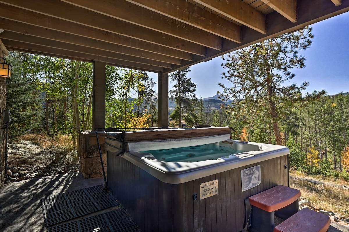 Breckenridge Retreat w/ Hot Tub, Deck & Game Room!