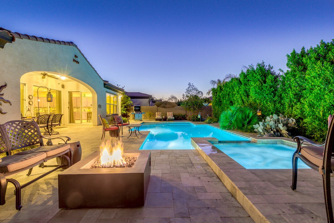 Legacy Sport Complex, Heated Pool/Spa, and Firepit