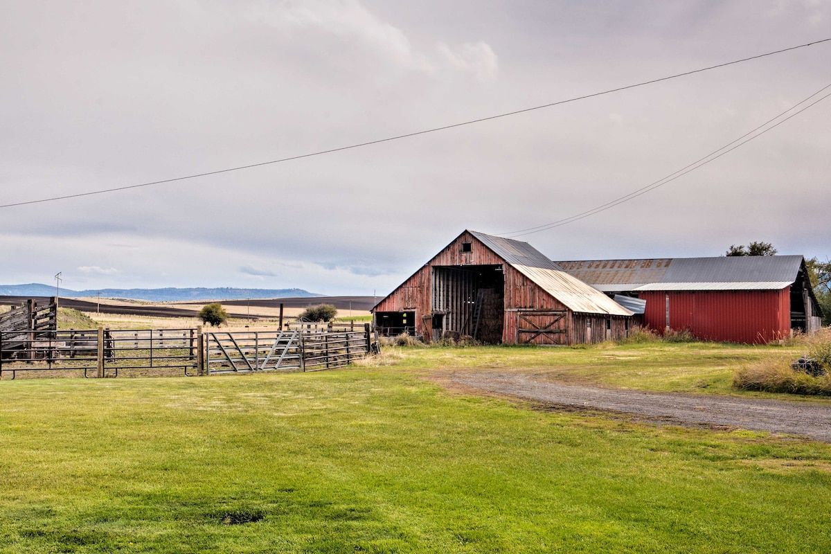 Farmhouse in Country Setting Near Gravity Hill