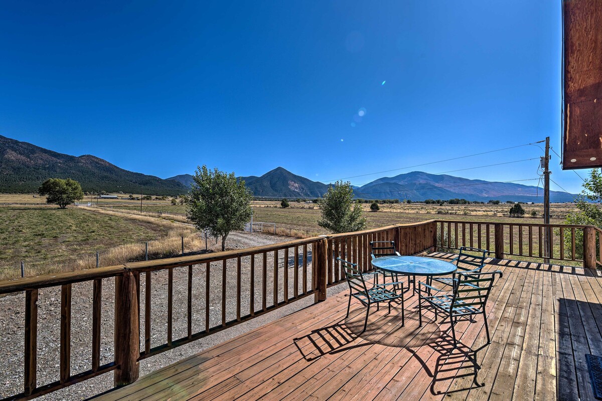 Questa Home w/ Views - 13 Mi to Red River Skiing!