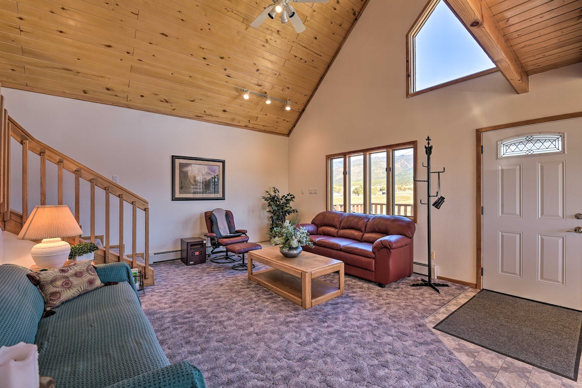 Questa Home w/ Views - 13 Mi to Red River Skiing!