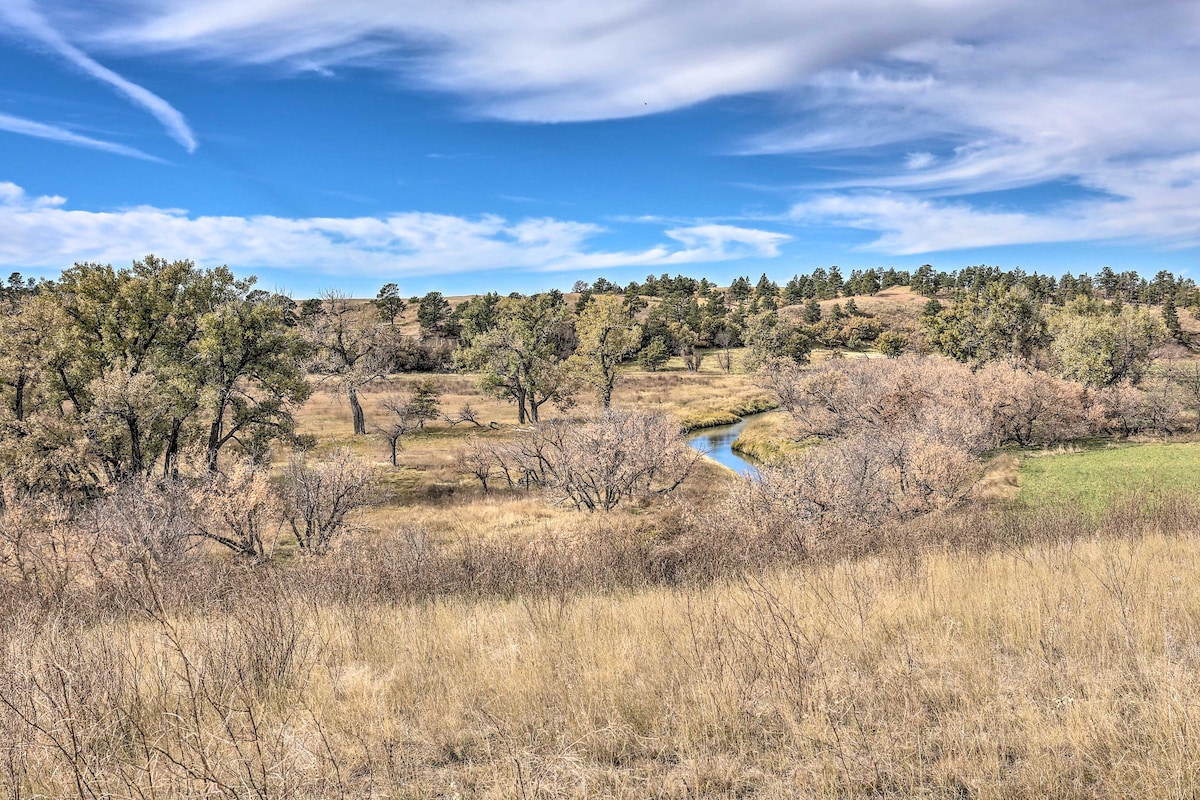 Custom Belle Fourche Cabin: Great for Large Groups