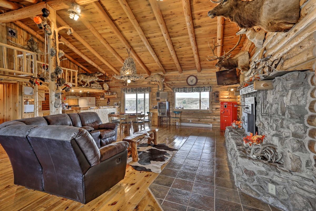 Custom Belle Fourche Cabin: Great for Large Groups