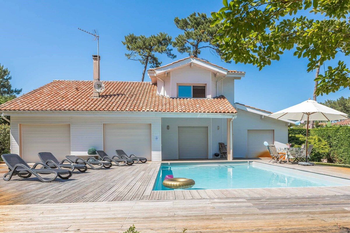 Profitez de votre piscine privée + accès golf