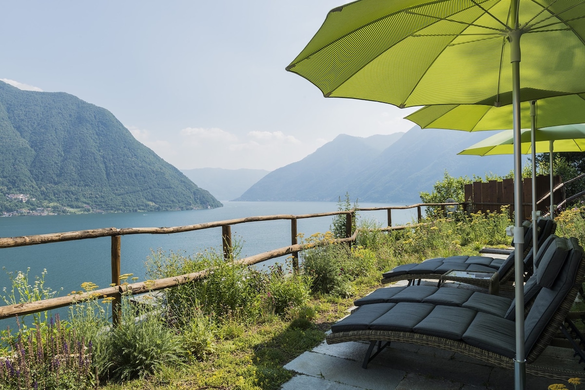科莫湖（ Lake Como - Ca 'de Sass ）的现代别墅