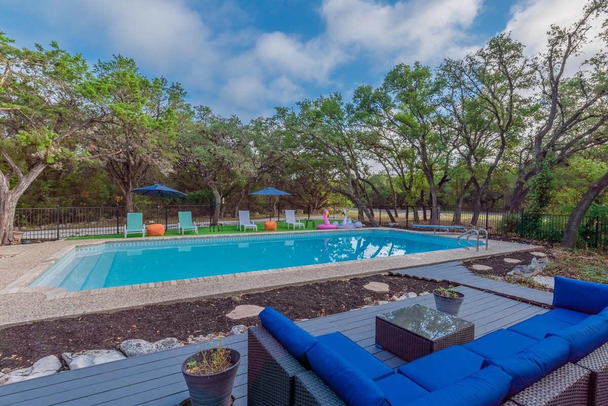 德克萨斯州嘉年华（ Fiesta Texas & Seaworld ）带泳池的豪华别墅