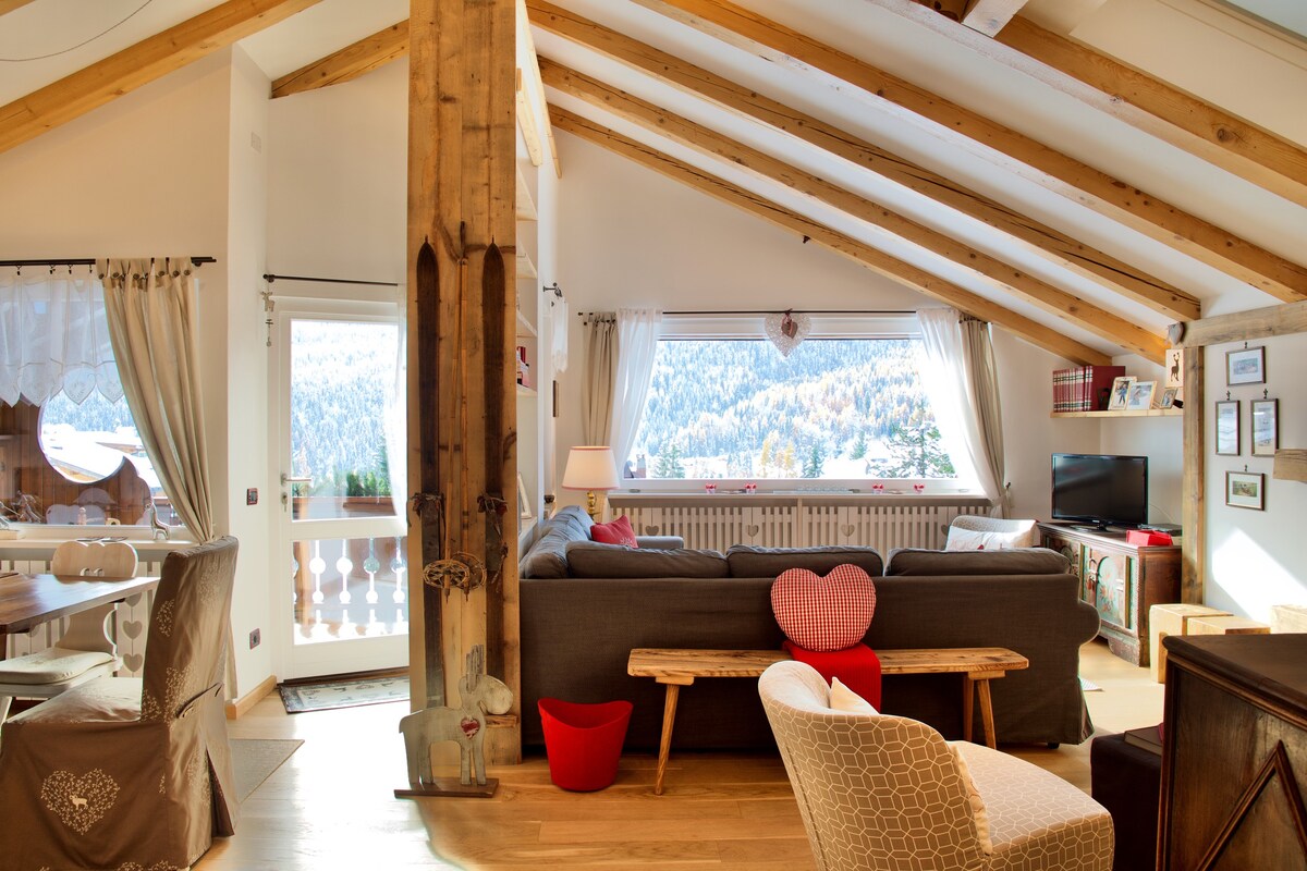 Beautiful design 3 bedroom apartment in Cortina