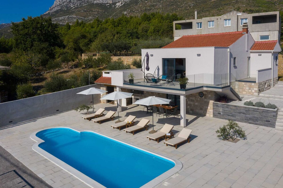 Villa Petra Divine with Heated Pool