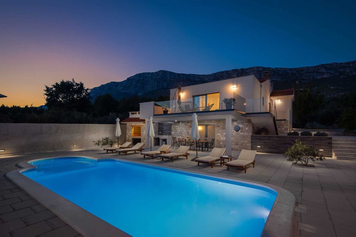 Villa Petra Divine with Heated Pool