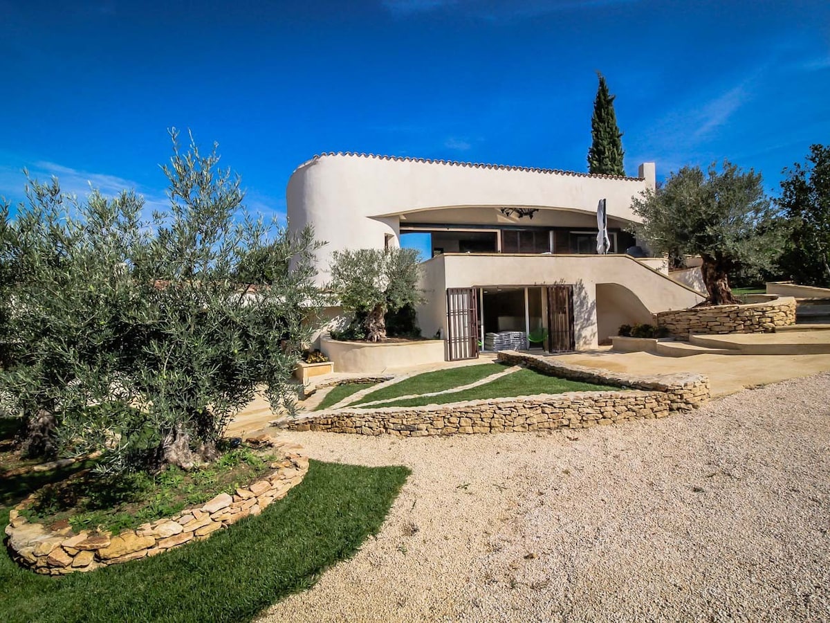 A Castillon-du-Gard: villa de vacances moderne, pi