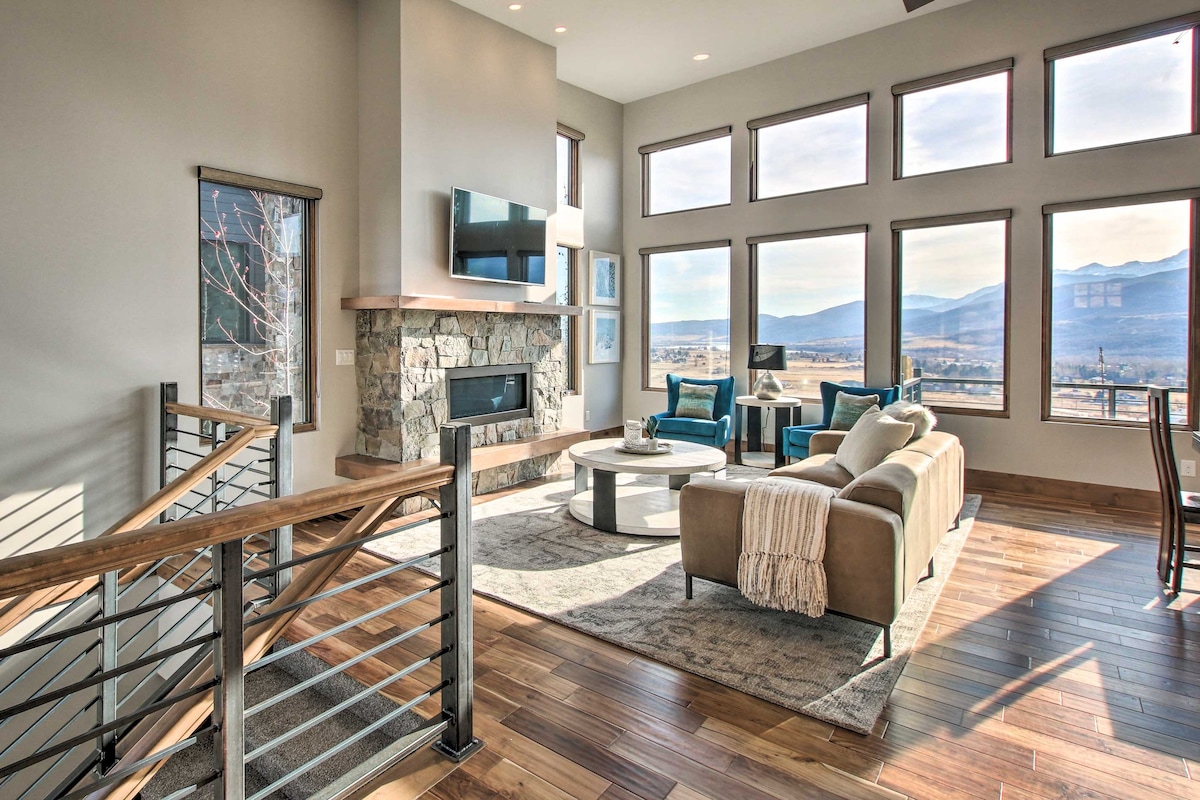 Modern Mountain-View Townhome <7 Mi to Ski Resorts