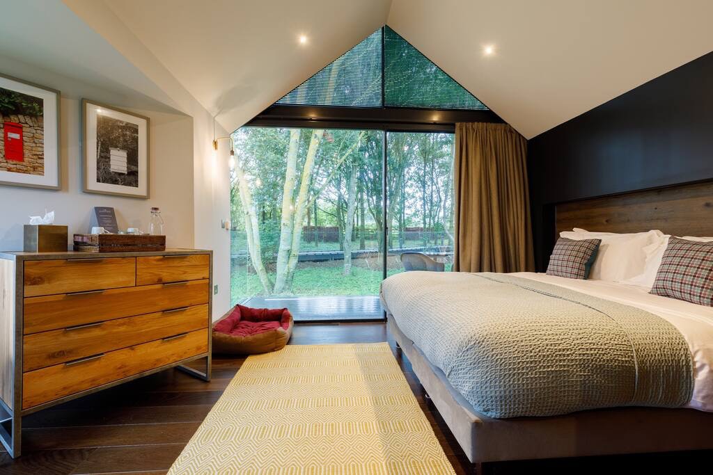 Woods View Room - The Lodges at Feldon Valley