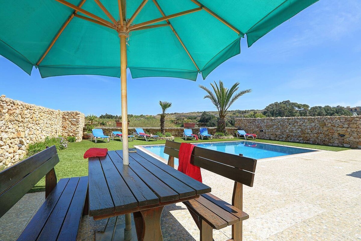 Villa Savona 3卧别墅，带私人游泳池