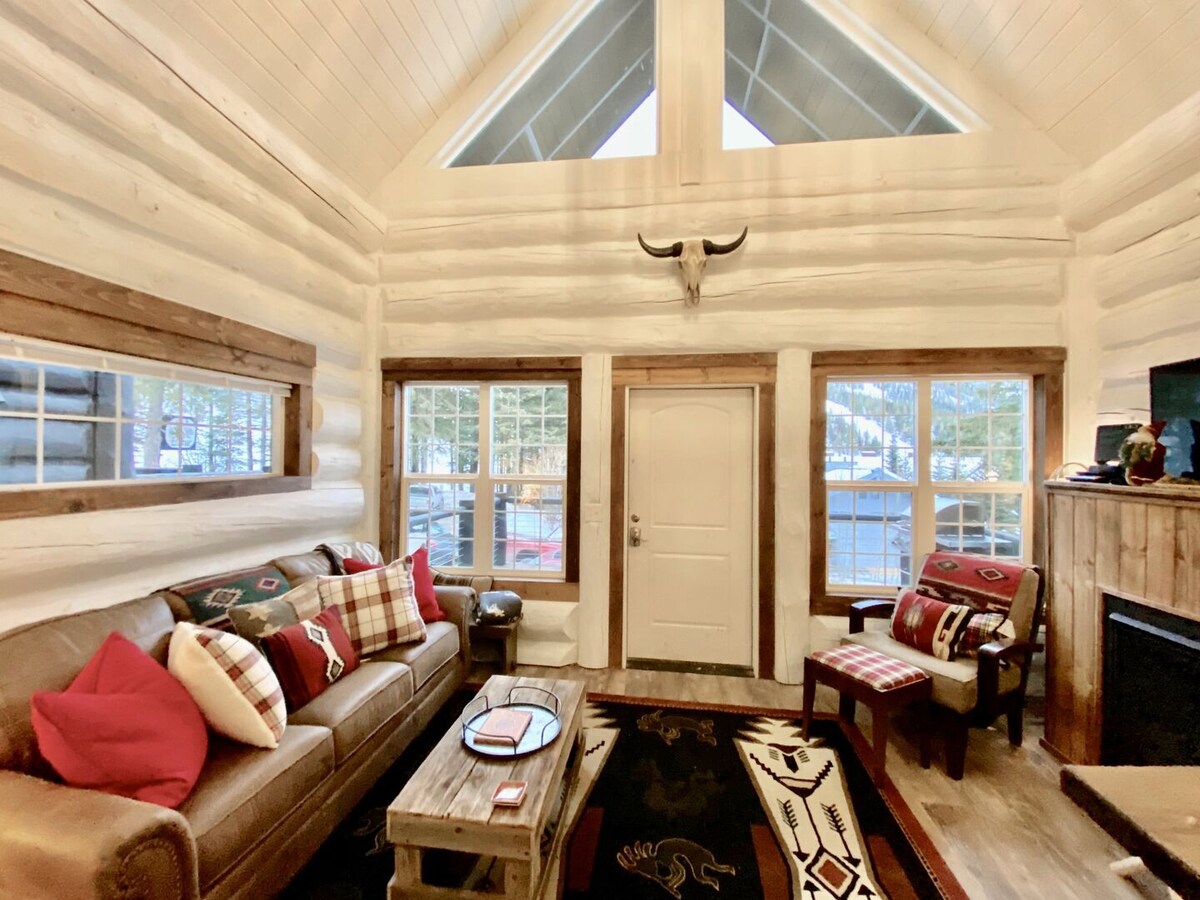 Black Bear Cabin # 2 -滑雪进出、Hottub、空调