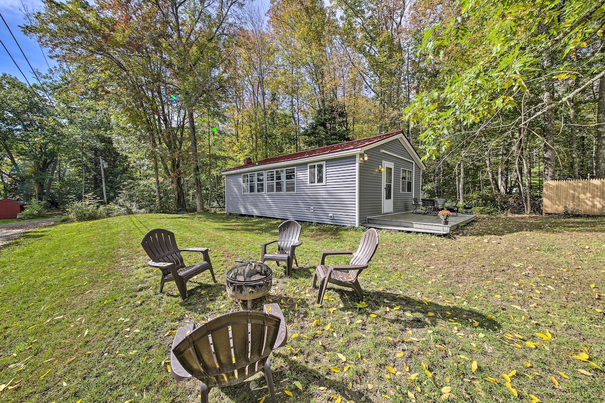 Rustic Retreat Across from Lake; Family Friendly!