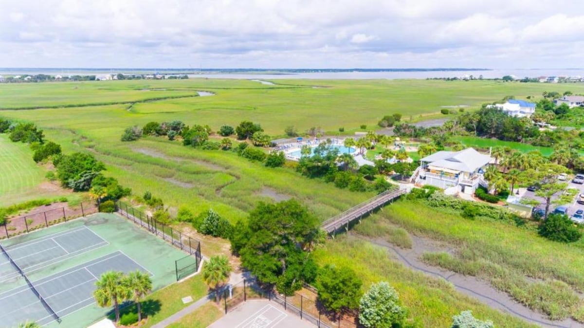 Unobstructed Views! Beach Access and Pickleball!