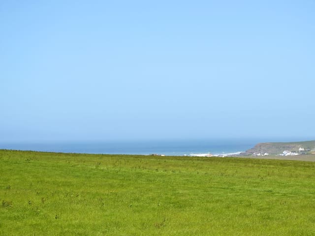 Widemouth Bay, near Bude的民宿