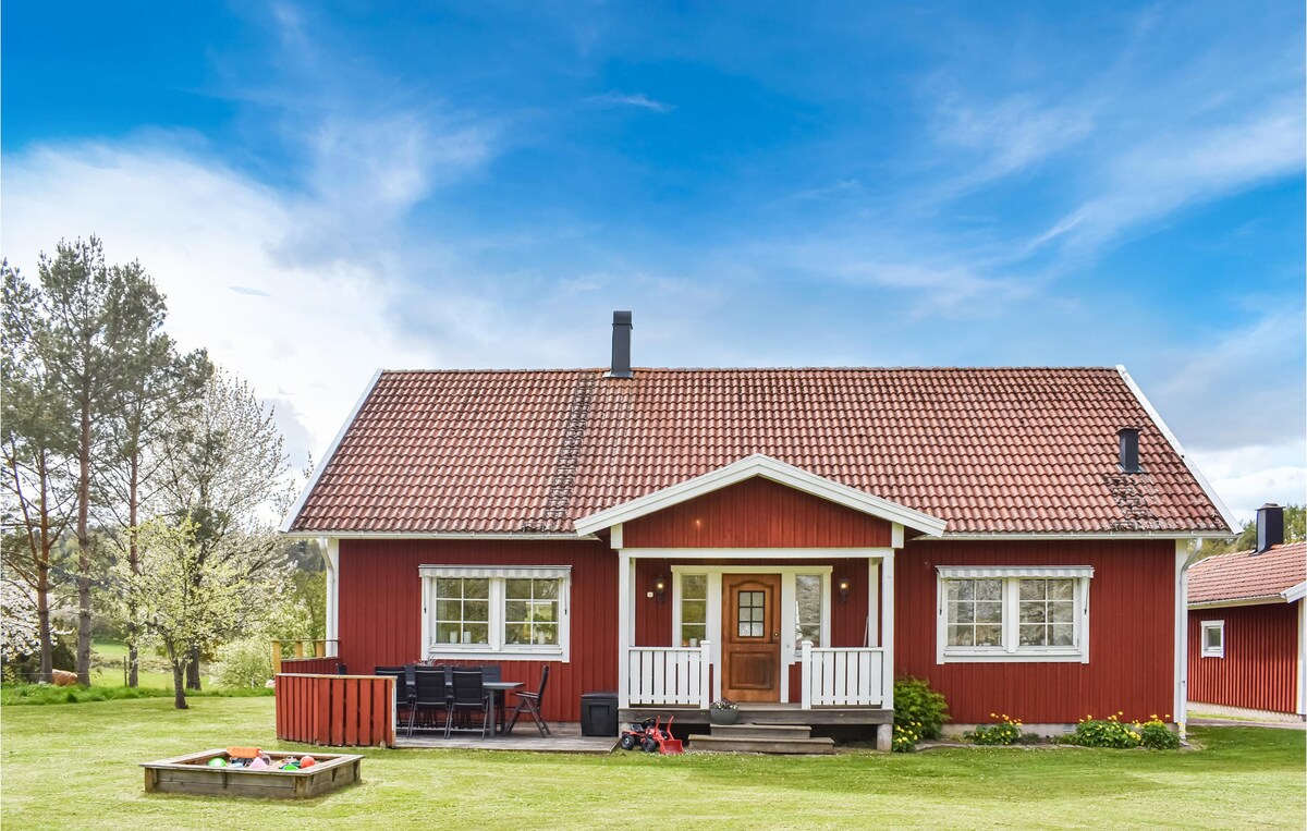 Awesome home in Gränna with 4 Bedrooms and WiFi