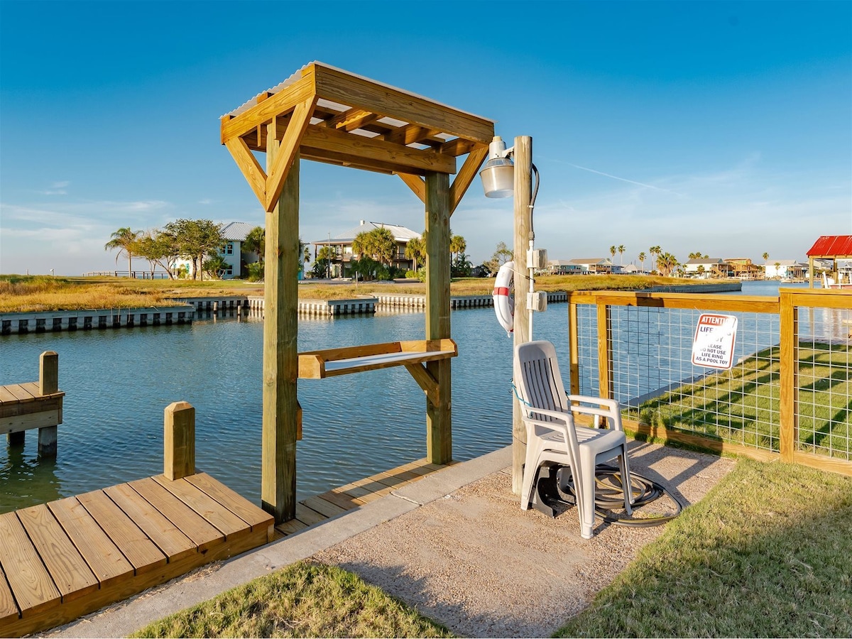 Rockport Retreat | Pet Friendly, Canal Views, Pool