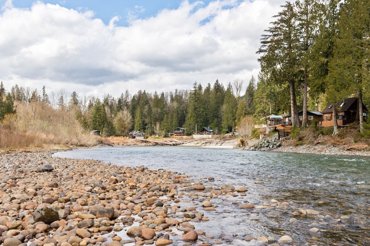 High River Haven ：允许携带宠物入住的河滨小屋