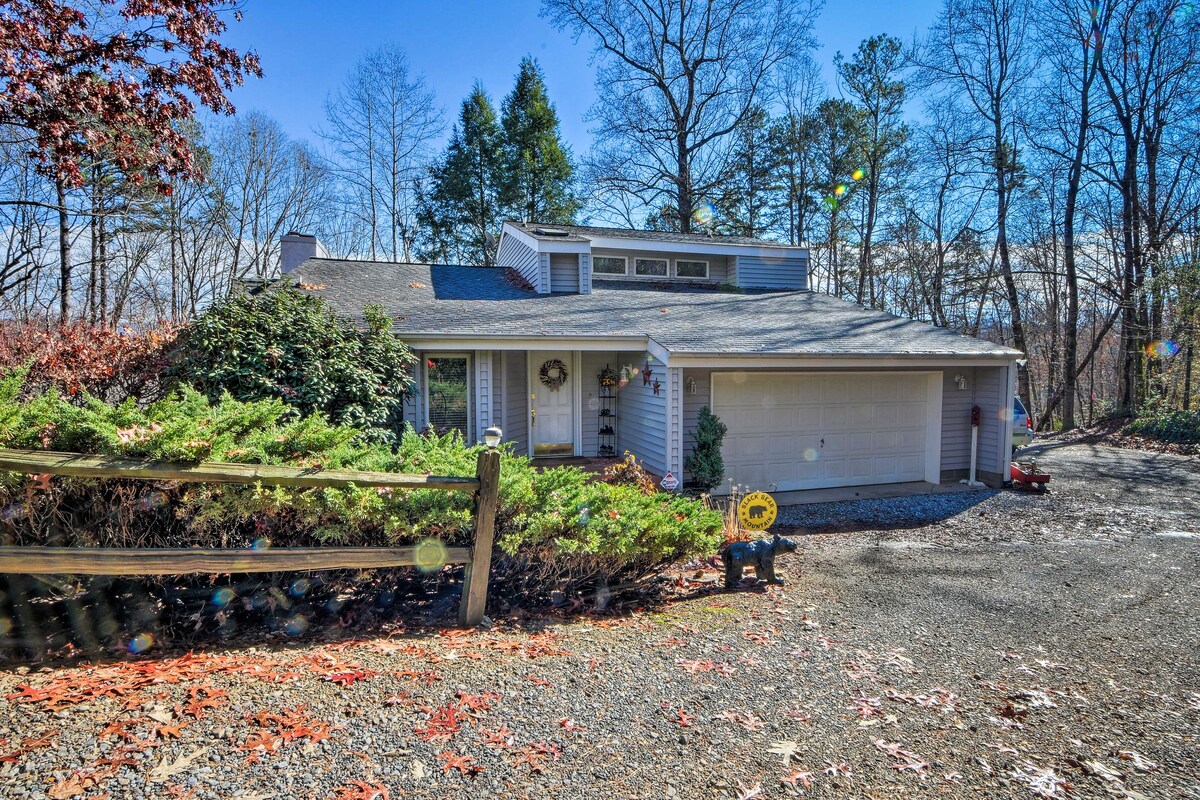 Sunny Hayesville Bungalow < 1 Mi to Chatuge Lake!