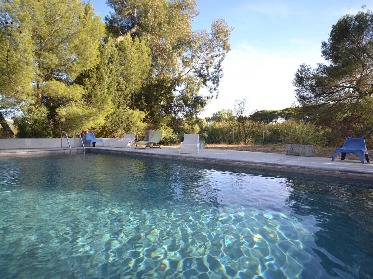 Flat with pool in the heart of vineyards