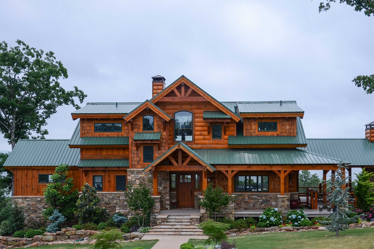 Luxury Family Retreat - Greers Ferry Lake!