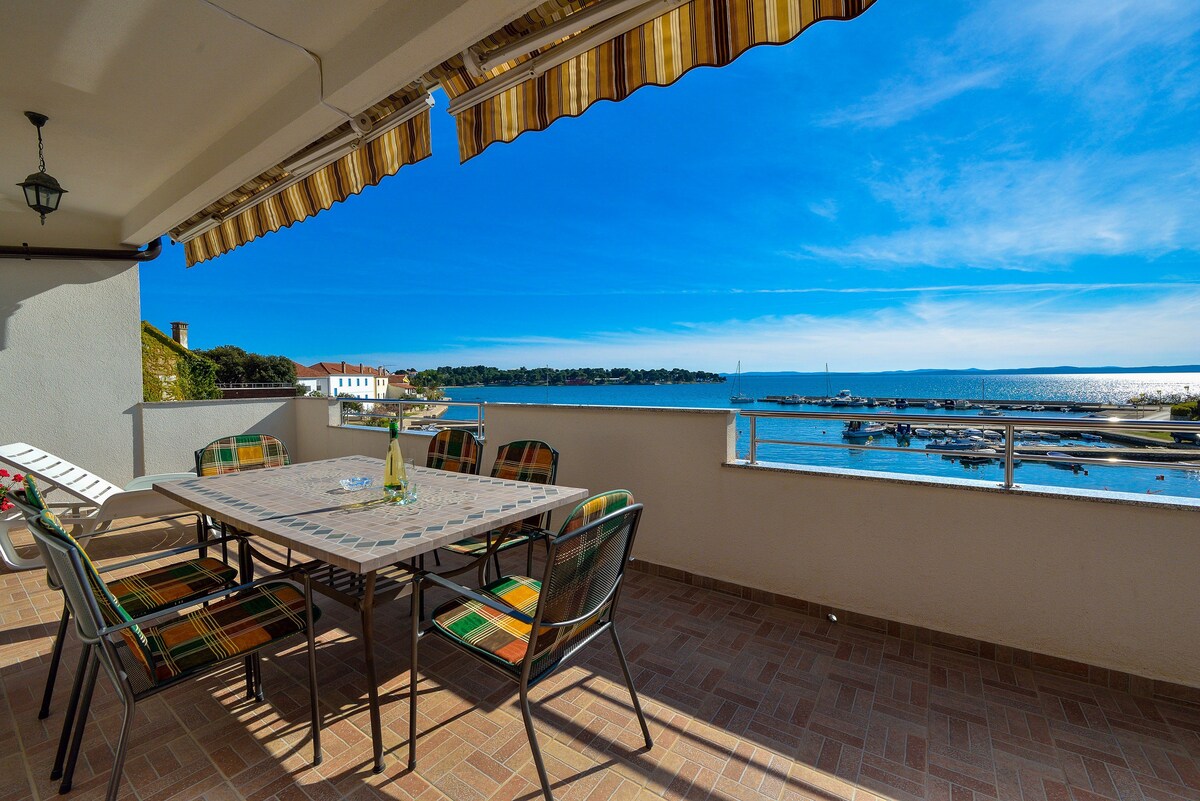 Big terrace with great sea view