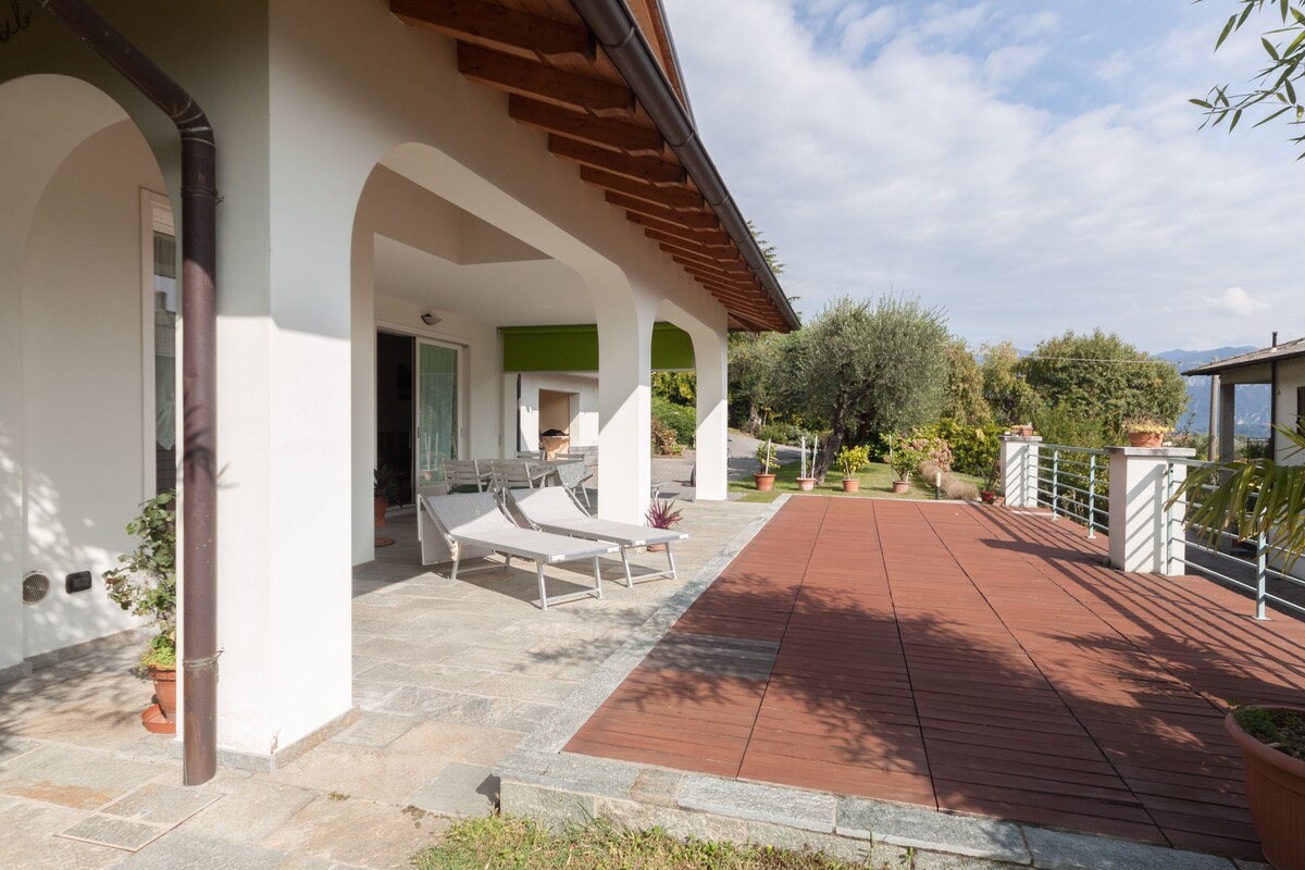 Villa 3 Olivi by LoveComo