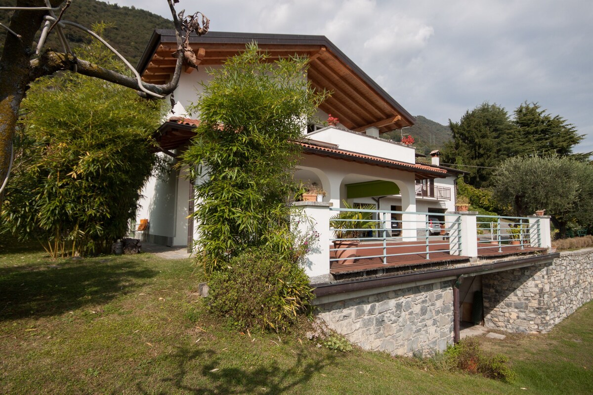 Villa 3 Olivi by LoveComo