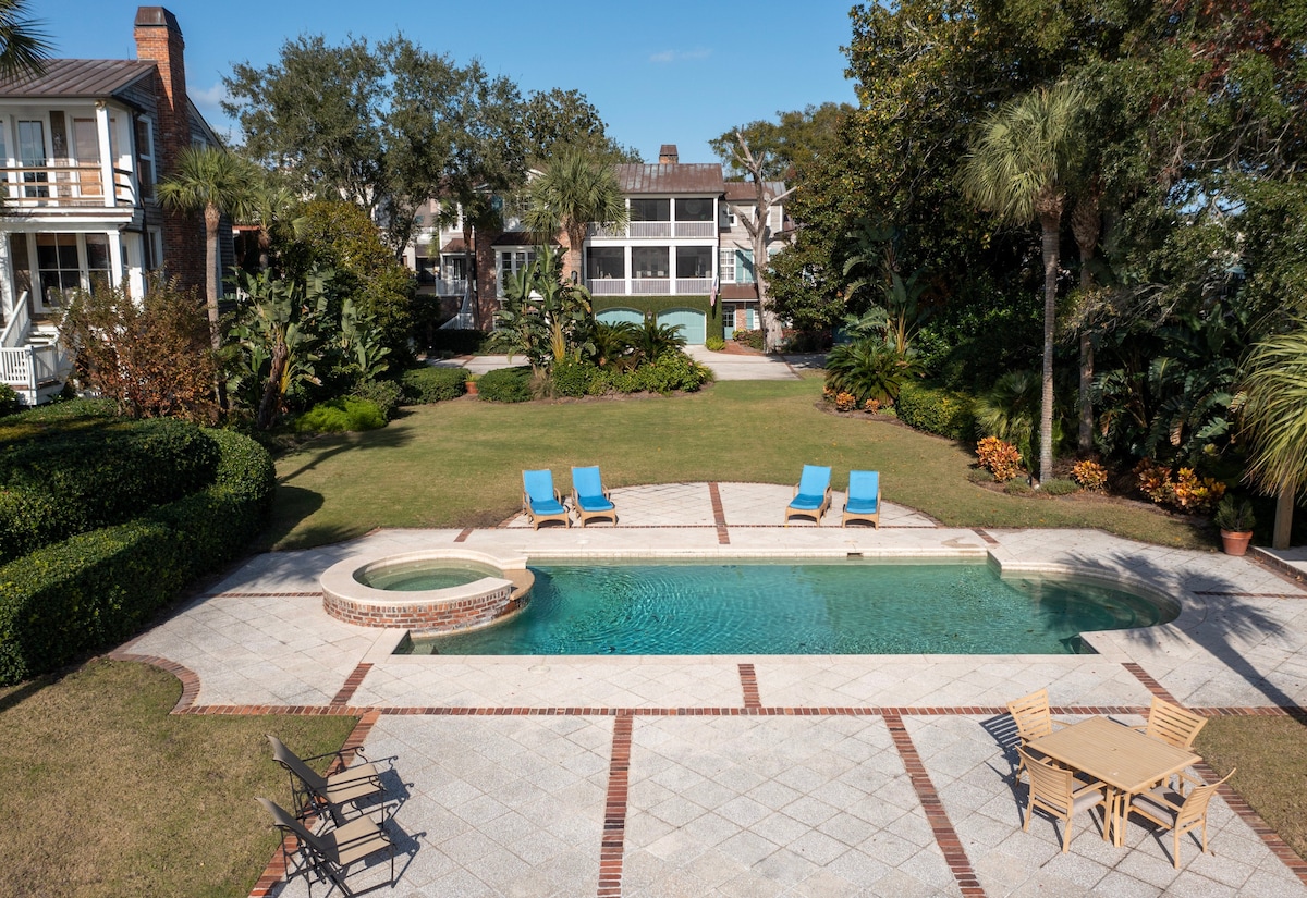 Ocean Front Pool: 6 Bedroom Estate