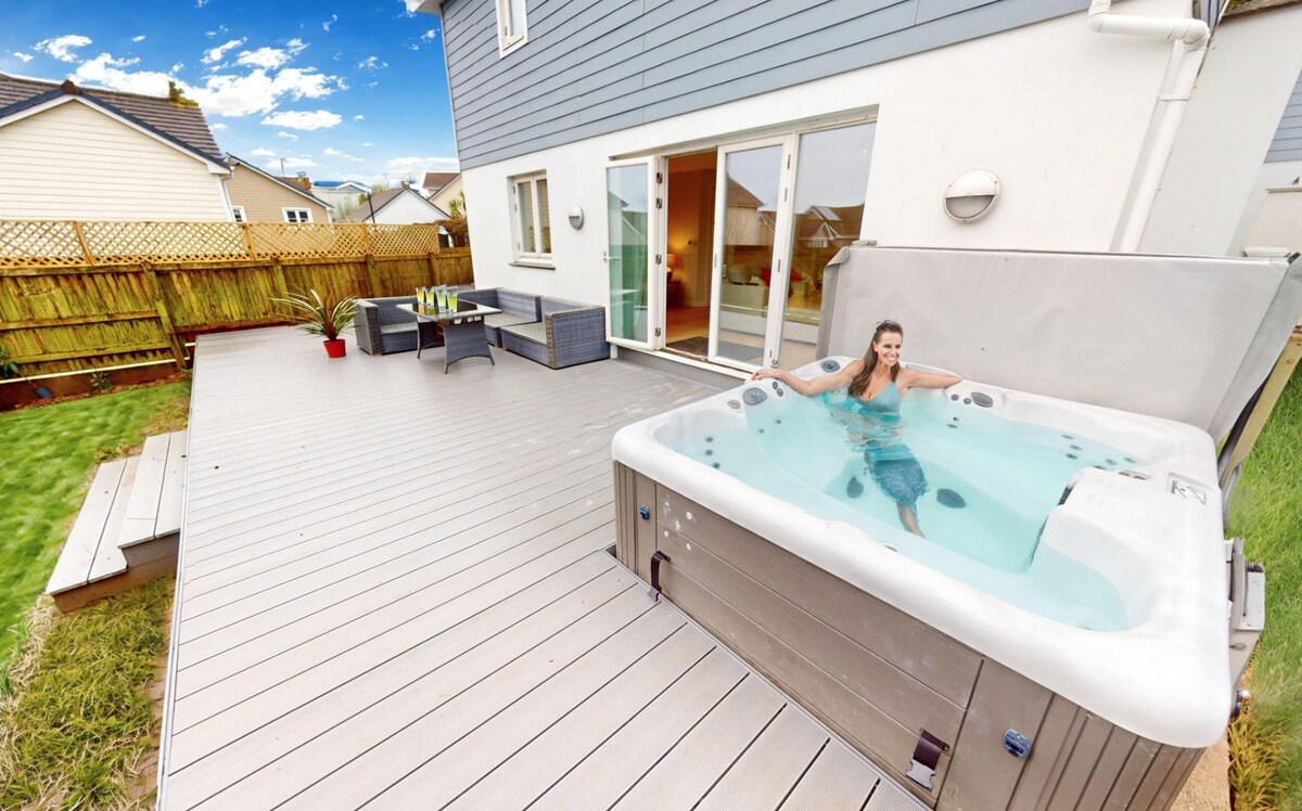 Croyde Ocean Breeze with hot tub (charges apply)