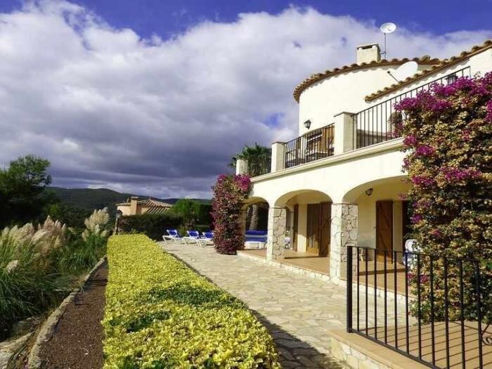 Vista Capilla, Wonderful villa located in an idyllic setting in the Costa Brava.