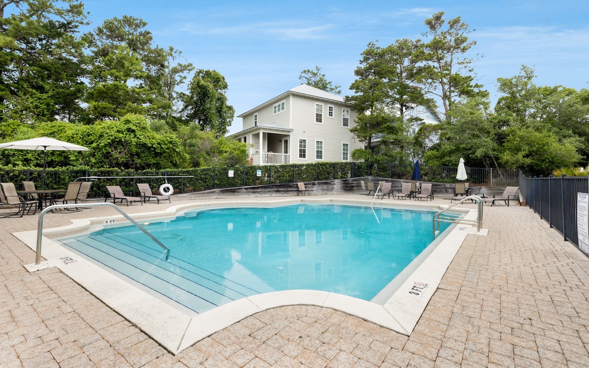 Blue Cabana - Community Pool - Bikes