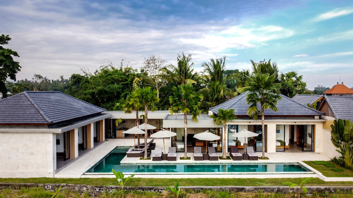 Yallan 5BR Tropical Private Villa w/ Stunning View