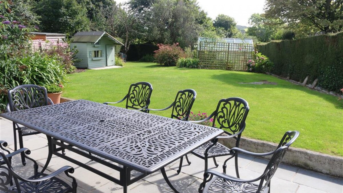 Fourways, a self-catering cottage situated in the heart of a quiet village surrounded by many beaches