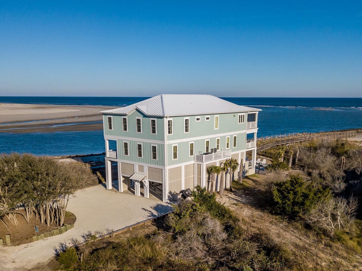 Paradise Point Retreat Luxury Beachfront Home with