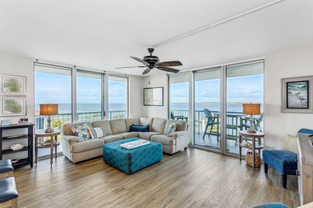 Breathtaking Views from this Updated 3BR Condo