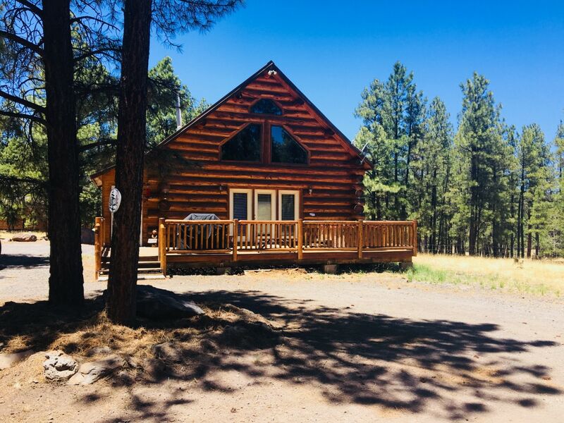 Hurd Cozy Log Cabin