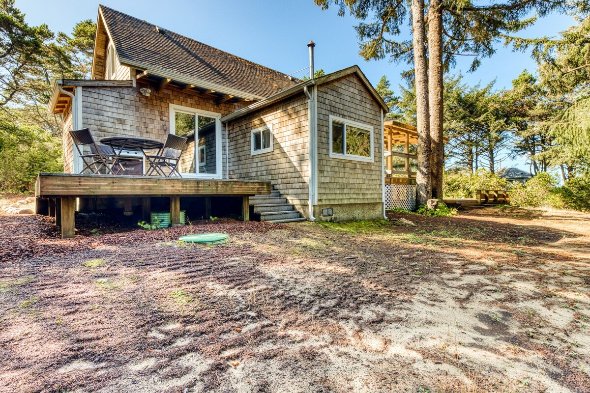 3BR Oceanview Dog Friendly | WoodStove | Patio